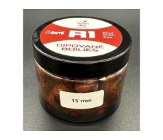 A baits Dipované boilies R1 15mm